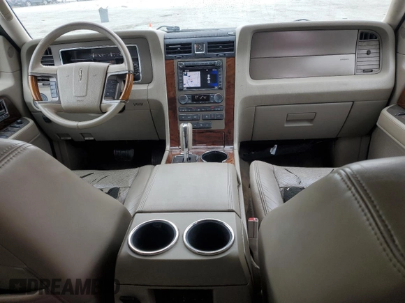2011 Lincoln Navigator with VIN 5LMJJ2J5XBEJ04548, listed as a Copart auction lot 52440525 with 266,999 mi miles and Salvage title. Bid and sale history available at DreamBid. Image 8.