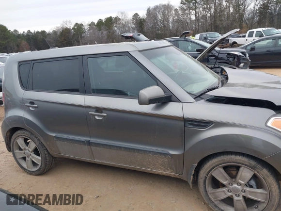 2011 Kia Soul + with VIN KNDJT2A28B7307028, listed as a IAAI auction lot 41374263 with 182,074 mi miles. Bid and sale history available at carsss.com. Image 12.