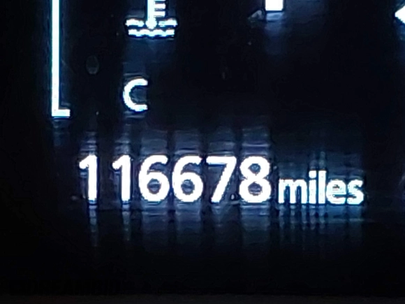 2020 Mitsubishi Outlander ES z VIN JA4AZ3A32LZ020555, wystawiony jako IAAI lot #41549716 z przebiegiem 116 678 mil mil oraz . Historia ofert i sprzedaży dostępna na DreamBid. Obrazek 15.