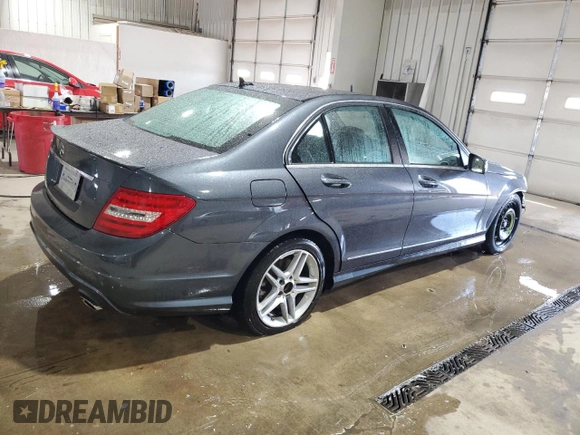2013 Mercedes-Benz C 350 Sport z VIN WDDGF5HB0DR258610, wystawiony jako Copart lot #53854925 z przebiegiem 180 511 mil mil oraz Szkoda całkowita • Salvage title. Historia ofert i sprzedaży dostępna na DreamBid. Obrazek 3.
