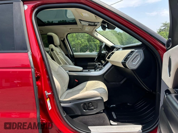 2019 Land Rover Range Rover Sport HSE with VIN SALWR2RV4KA426807, listed as a Copart auction lot 61027315 with 83,710 mi miles and Clean title. Bid and sale history available at DreamBid. Image 8.