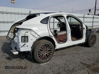 2023 Porsche Cayenne Turbo S E-Hybrid with VIN WP1BA2AY0PDA27254, listed as a Copart auction lot 43451155 with Not provided miles and Clean title. Bid and sale history available at DreamBid. Image 3.