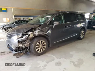 2019 Chrysler Pacifica Touring L с VIN 2C4RC1BG0KR651331, выставлен на аукционе Copart как лот 80223154 с пробегом 219 472 миль миль и Списание • Salvage title. История ставок и продаж доступна на DreamBid. Изображение 1.