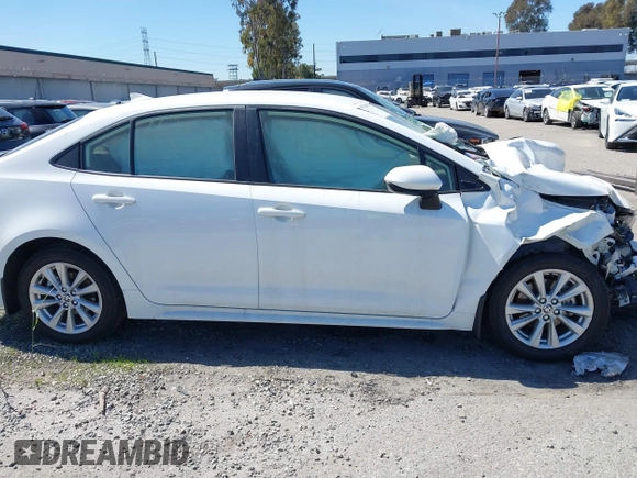 2024 Toyota Corolla LE with VIN JTDB4MEEXR3016274, listed as a IAAI auction lot 41744575 with 15,953 mi miles. Bid and sale history available at carsss.com. Image 13.