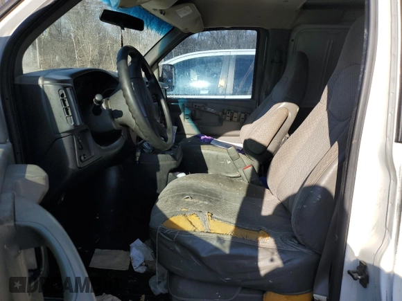 2003 Chevrolet Express Cargo with VIN 1GCGG25V331168496, listed as a Copart auction lot 88327095 with 354,286 mi miles and Salvage Title. Bid and sale history available at DreamBid. Image 7.