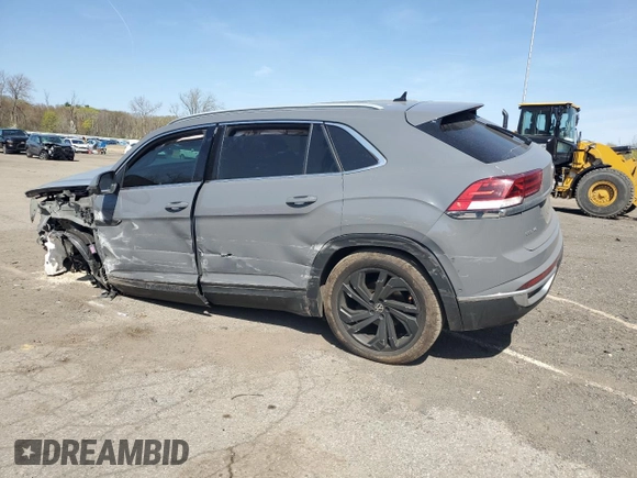 2021 Volkswagen Atlas SEL Premium with VIN 1V2TE2CA8MC205129, listed as a Copart auction lot 53693985 with Not provided miles and Salvage title. Bid and sale history available at DreamBid. Image 2.