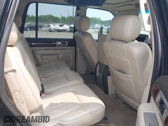 2003 Lincoln Navigator Luxury z VIN 5LMFU28R33LJ13692, wystawiony jako IAAI lot #42226136 z przebiegiem 161 104 mil mil oraz . Historia ofert i sprzedaży dostępna na DreamBid. Obrazek 8.