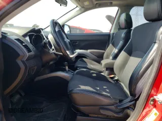 2008 Mitsubishi Outlander SE z VIN JA4LS31W18Z015782, wystawiony jako Copart lot #55876814 z przebiegiem 130 062 mil mil oraz Szkoda całkowita • Salvage title. Historia ofert i sprzedaży dostępna na DreamBid. Obrazek 7.