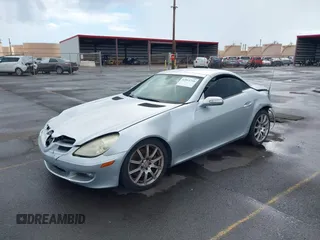 2005 Mercedes-Benz SLK 230/320 с VIN WDBWK56F35F045143, выставлен на аукционе IAAI как лот 42014710 с пробегом 96 868 миль миль и . История ставок и продаж доступна на DreamBid. Изображение 17.