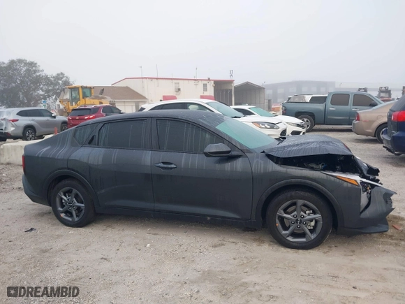 2025 Kia K4 LXS with VIN 3KPFT4DE9SE019624, listed as a IAAI auction lot 41565464 with 4,471 mi miles. Bid and sale history available at carsss.com. Image 13.