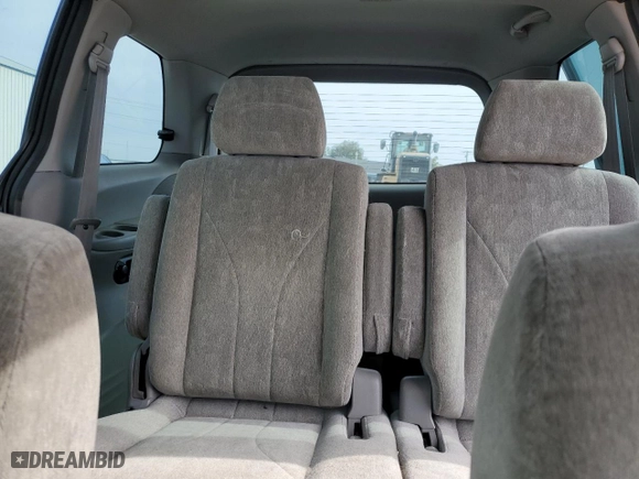 2001 Mazda MPV DX with VIN JM3LW28Y810203101, listed as a Copart auction lot 75053744 with 185,058 mi miles and Salvage Title. Bid and sale history available at carsss.com. Image 10.