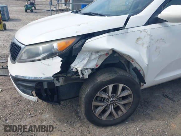 2016 Kia Sportage LX with VIN KNDPB3AC2G7823758, listed as a IAAI auction lot 41690714 with 151,687 mi miles. Bid and sale history available at carsss.com. Image 6.