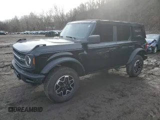 2022 Ford Bronco with VIN 1FMEE5DH8NLB29609, listed as a Copart auction lot 45769305 with 43,967 mi miles and Salvage Title. Bid and sale history available at carsss.com. Image 1.