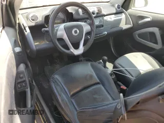 2013 Smart fortwo Pure z VIN WMEEJ3BA9DK627656, wystawiony jako Copart lot #52109195 z przebiegiem 118 181 mil mil oraz Tytuł czysty. Historia ofert i sprzedaży dostępna na DreamBid. Obrazek 8.