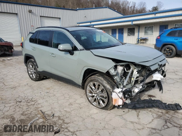 2019 Toyota RAV4 XLE Premium with VIN 2T3A1RFV2KW081106, listed as a Copart auction lot 45363525 with 93,803 mi miles and Salvage Title. Bid and sale history available at carsss.com. Image 4.