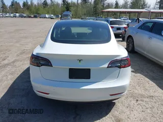 2023 Tesla Model 3 z VIN 5YJ3E1EA1PF558926, wystawiony jako IAAI lot #41958520 z przebiegiem 30 798 mil mil oraz . Historia ofert i sprzedaży dostępna na DreamBid. Obrazek 16.