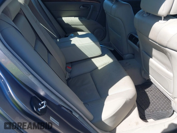 2007 Acura RL Tech Pkg with VIN JH4KB16647C002703, listed as a IAAI auction lot 41882614 with 174,713 mi miles. Bid and sale history available at carsss.com. Image 8.