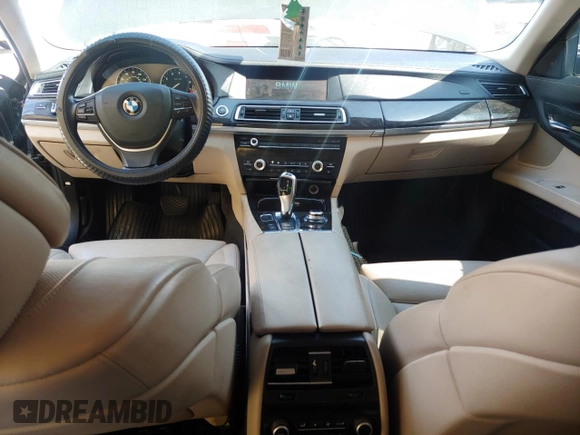 2012 BMW 7 Series 750Li xDrive z VIN WBAKC8C58CC435970, wystawiony jako Copart lot #53962815 z przebiegiem 129 273 mil mil oraz Czysty tytuł • Clean title. Historia ofert i sprzedaży dostępna na DreamBid. Obrazek 9.