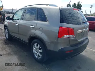 2013 Kia Sorento LX with VIN 5XYKT4A20DG315033, listed as a IAAI auction lot 41702643 with 123,011 mi miles. Bid and sale history available at carsss.com. Image 3.
