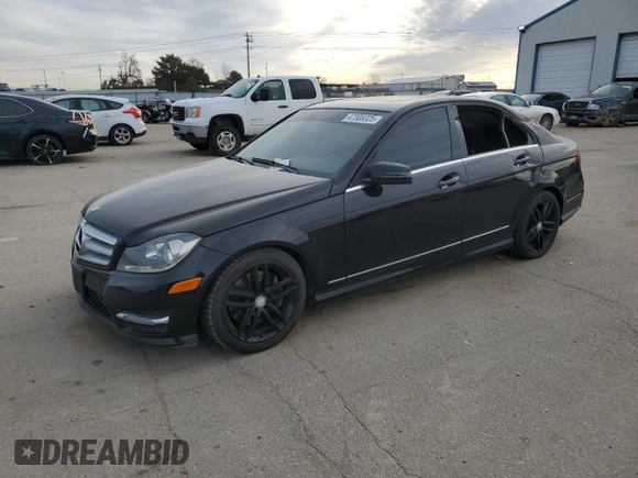 2013 Mercedes-Benz C 300 Sport с VIN WDDGF8AB7DR272984, выставлен на аукционе Copart как лот 47308325 с пробегом 94 740 миль миль и Списание • Salvage title. История ставок и продаж доступна на DreamBid. Изображение 1.