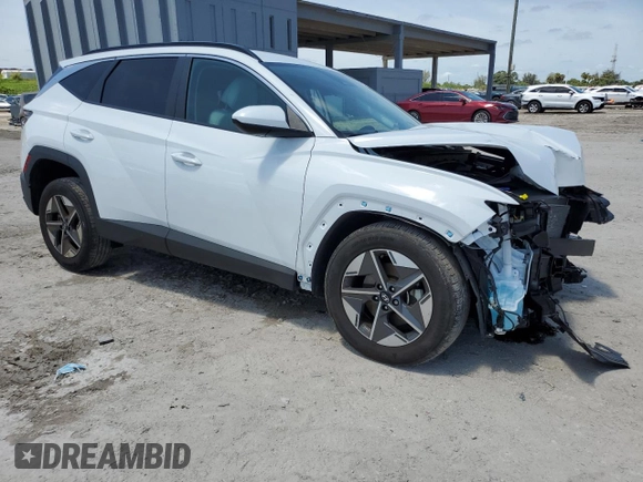 2025 Hyundai Tucson SEL z VIN 5NMJB3DEXSH452952, wystawiony jako Copart lot #55910365 z przebiegiem 10 058 mil mil oraz Nie do naprawy • Non repairable. Historia ofert i sprzedaży dostępna na DreamBid. Obrazek 4.