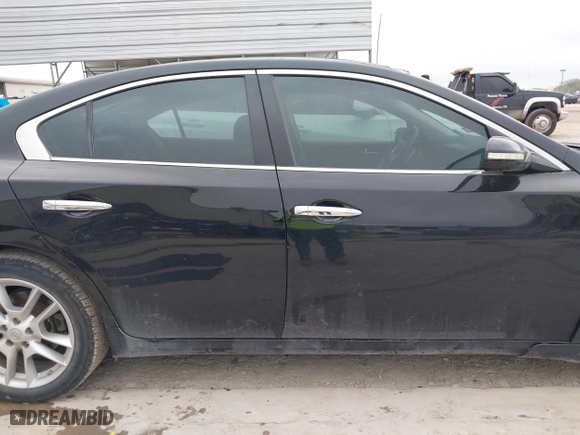 2009 Nissan Maxima 3.5 S with VIN 1N4AA51E89C831062, listed as a IAAI auction lot 41923084 with 176,709 mi miles. Bid and sale history available at carsss.com. Image 13.