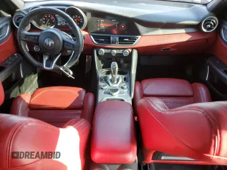 2020 Alfa Romeo Giulia Ti Sport z VIN ZARFAMBN4L7635554, wystawiony jako Copart lot #47129825 z przebiegiem 46 324 mil mil oraz Szkoda całkowita • Salvage title. Historia ofert i sprzedaży dostępna na DreamBid. Obrazek 8.