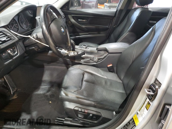 2013 BMW 3 Series 335i xDrive z VIN WBA3B9G57DNR89742, wystawiony jako Copart lot #83190024 z przebiegiem 80 276 mil mil oraz Szkoda całkowita • Salvage title. Historia ofert i sprzedaży dostępna na DreamBid. Obrazek 7.