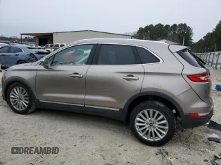 2019 Lincoln MKC Standard z VIN 5LMCJ1C9XKUL26497, wystawiony jako Copart lot #45780825 z przebiegiem 32 216 mil mil oraz Szkoda całkowita • Salvage title. Historia ofert i sprzedaży dostępna na DreamBid. Obrazek 2.