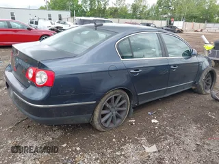2006 Volkswagen Passat 3.6L V6 с VIN WVWCU73C96E215940, выставлен на аукционе IAAI как лот 42257810 с пробегом 102 795 миль миль и . История ставок и продаж доступна на DreamBid. Изображение 4.