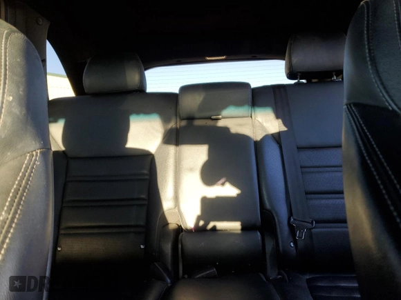 2016 Kia Sorento SXL z VIN 5XYPKDA15GG105354, wystawiony jako Copart lot #79710674 z przebiegiem 167 327 mil mil oraz Czysty tytuł • Clean title. Historia ofert i sprzedaży dostępna na DreamBid. Obrazek 10.