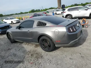 2010 Ford Mustang V6 с VIN 1ZVBP8AN8A5173733, выставлен на аукционе Copart как лот 56550295 с пробегом 217 597 миль миль и Чистый • Clean title. История ставок и продаж доступна на DreamBid. Изображение 2.