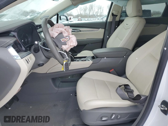 2021 Cadillac XT5 AWD Premium Luxury z VIN 1GYKNDRS4MZ123494, wystawiony jako Copart lot #45993755 z przebiegiem 39 126 mil mil oraz Szkody całkowita. Historia ofert i sprzedaży dostępna na DreamBid. Obrazek 7.