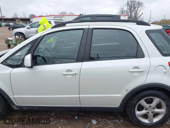 2007 Suzuki SX4 with VIN JS2YB413375110637, listed as a IAAI auction lot 42023013 with 226,585 mi miles. Bid and sale history available at carsss.com. Image 15.