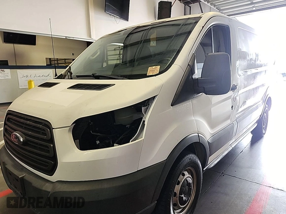 2015 Ford Transit Cargo z VIN 1FTNR1ZM8FKA45398, wystawiony jako IAAI lot #42521006 z przebiegiem 111 526 mil mil oraz . Historia ofert i sprzedaży dostępna na DreamBid. Obrazek 4.