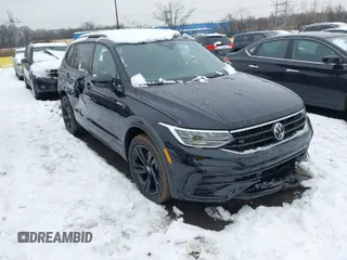2024 Volkswagen Tiguan SE R-Line Black с VIN 3VV8B7AX6RM067036, выставлен на аукционе IAAI как лот 41539506 с пробегом 10 319 миль миль и . История ставок и продаж доступна на DreamBid. Изображение 1.