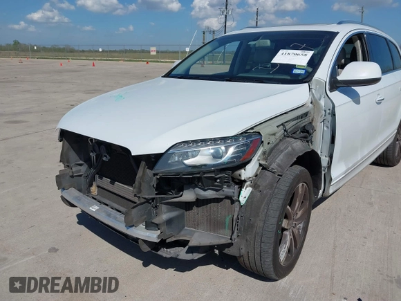 2014 Audi Q7 3.0T Premium Plus with VIN WA1LGAFE9ED020288, listed as a IAAI auction lot 41870658 with 108,816 mi miles. Bid and sale history available at carsss.com. Image 6.