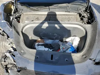 2022 Tesla Model Y Performance z VIN 7SAYGDEF1NF405329, wystawiony jako Copart lot #57249195 z przebiegiem 62 423 mil mil oraz Szkoda całkowita • Salvage title. Historia ofert i sprzedaży dostępna na DreamBid. Obrazek 12.
