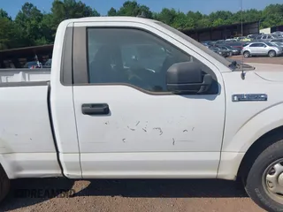 2020 Ford F-150 XL z VIN 1FTMF1CB4LKE11817, wystawiony jako IAAI lot #42350792 z przebiegiem 161 666 mil mil oraz . Historia ofert i sprzedaży dostępna na DreamBid. Obrazek 13.