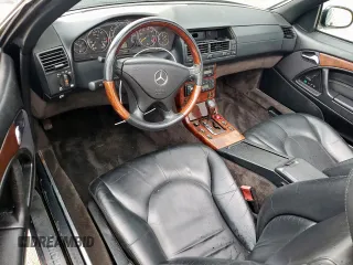 1999 Mercedes-Benz SL 500 z VIN WDBFA68F6XF174406, wystawiony jako Copart lot #59990425 z przebiegiem 87 234 mil mil oraz Szkoda całkowita • Salvage title. Historia ofert i sprzedaży dostępna na DreamBid. Obrazek 8.