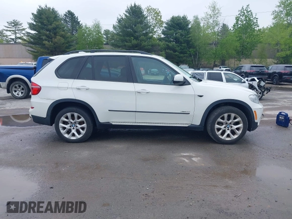 2013 BMW X5 xDrive35i z VIN 5UXZV4C51D0B03720, wystawiony jako IAAI lot #42284686 z przebiegiem 181 322 mil mil oraz . Historia ofert i sprzedaży dostępna na DreamBid. Obrazek 13.