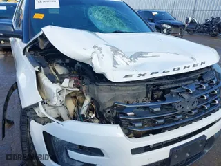 2017 Ford Explorer XLT with VIN 1FM5K7D82HGD03031, listed as a IAAI auction lot 38708280 with 137,906 mi miles. Bid and sale history available at carsss.com. Image 6.