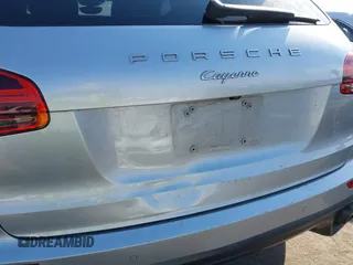 2017 Porsche Cayenne with VIN WP1AA2A20HKA80556, listed as a IAAI auction lot 40449857 with 40,504 mi miles. Bid and sale history available at carsss.com. Image 18.