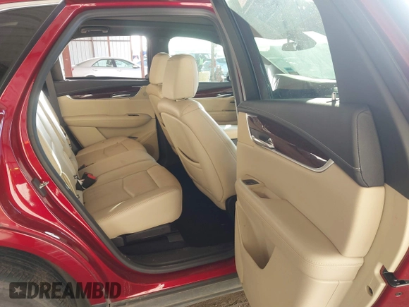 2019 Cadillac XT5 Premium Luxury FWD z VIN 1GYKNERS0KZ157287, wystawiony jako IAAI lot #41106524 z przebiegiem 131 464 mil mil oraz . Historia ofert i sprzedaży dostępna na DreamBid. Obrazek 8.