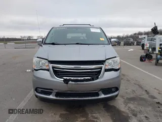 2013 Chrysler Town & Country Touring-L with VIN 2C4RC1CG0DR684329, listed as a IAAI auction lot 41919921 with 101,868 mi miles. Bid and sale history available at carsss.com. Image 12.
