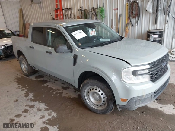 2023 Ford Maverick XL with VIN 3FTTW8E36PRA36444, listed as a IAAI auction lot 41724816 with 32,908 mi miles. Bid and sale history available at carsss.com. Image 1.
