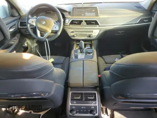 2021 BMW 7 Series 740i z VIN WBA7T2C06MCG10258, wystawiony jako Copart lot #43330265 z przebiegiem 37 938 mil mil oraz Nie do naprawy • Non repairable. Historia ofert i sprzedaży dostępna na DreamBid. Obrazek 8.