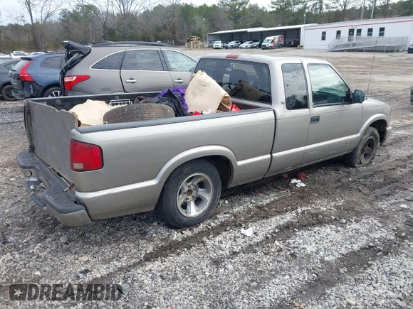 2002 Chevrolet S-10 LS with VIN 1GCCS19W628121477, listed as a IAAI auction lot 41470670 with 257,021 mi miles and . Bid and sale history available at DreamBid. Image 4.