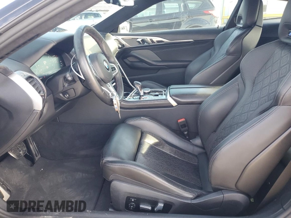 2020 BMW M8 z VIN WBSAE0C00LCD49661, wystawiony jako Copart lot #49926535 z przebiegiem 33 098 mil mil oraz Szkoda całkowita • Salvage title. Historia ofert i sprzedaży dostępna na DreamBid. Obrazek 7.