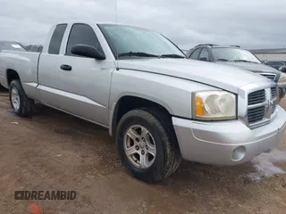 2006 Dodge Dakota SLT with VIN 1D7HE42K36S616014, listed as a IAAI auction lot 41445717 with 265,529 mi miles and . Bid and sale history available at carsss.com. Image 1.